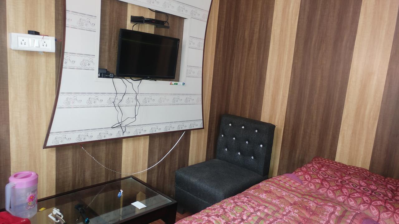 Ukhimath Hotel New Pandey Inn מראה חיצוני תמונה